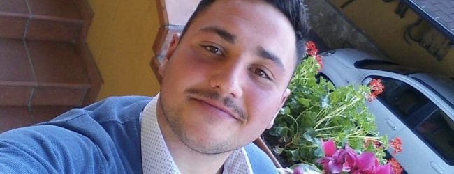 Gli amici piangono Nicola, il 25enne morto schiacciato dal trattore