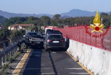 Avellino| Un uomo di 30 anni provoca 4 incidenti, abbandona l’auto e fugge a piedi
