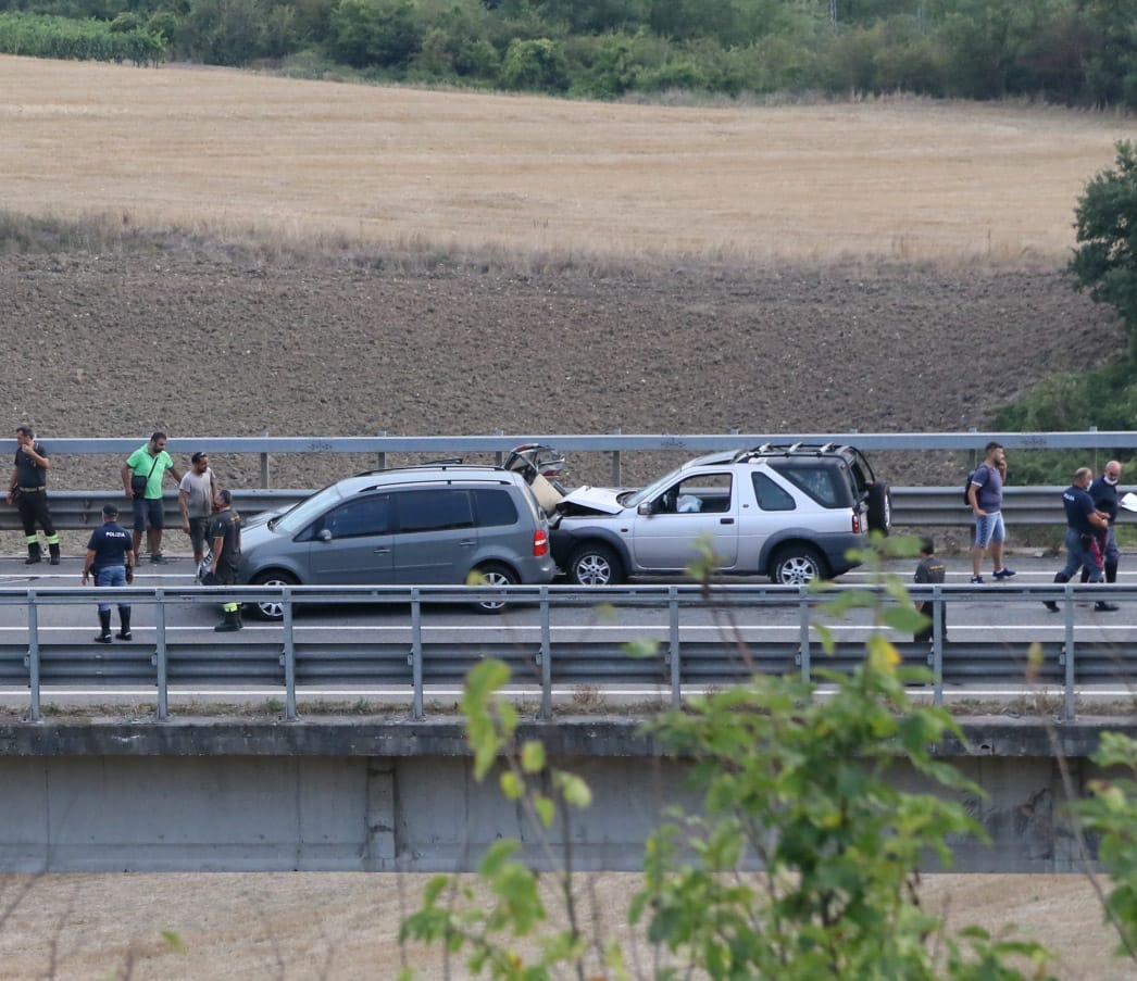 Tamponamento lungo la Telesina, un ferito