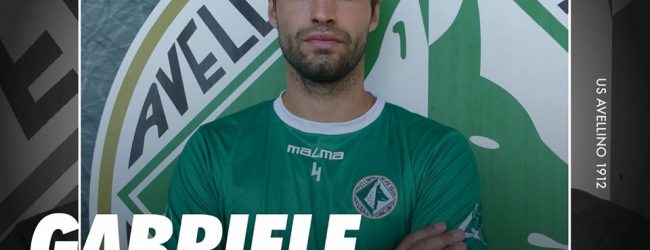 Avellino, ufficiale l’accordo con il difensore Rocchi