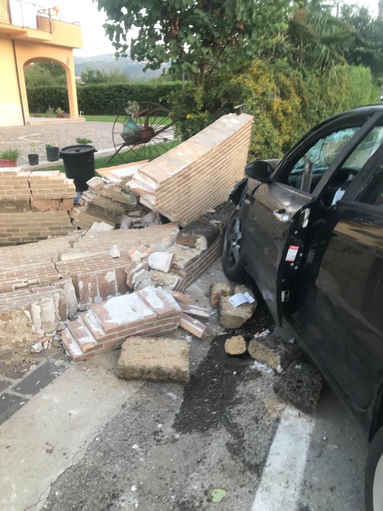 Benevento| Auto contro muro, denunciato per guida in stato di ebrezza il 35enne conducente