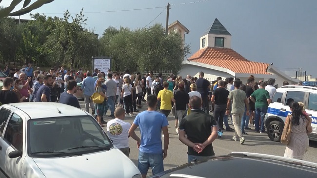 Commozione a Torrecuso per i funerali di Nicola Iannella. Don Antonio: “I giovani un bene prezioso per la comunità