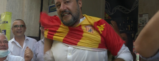 Salvini a Benevento, Molly Chiusolo: avrebbe fatto bene a mettere mascherine invece che la maglia giallorossa