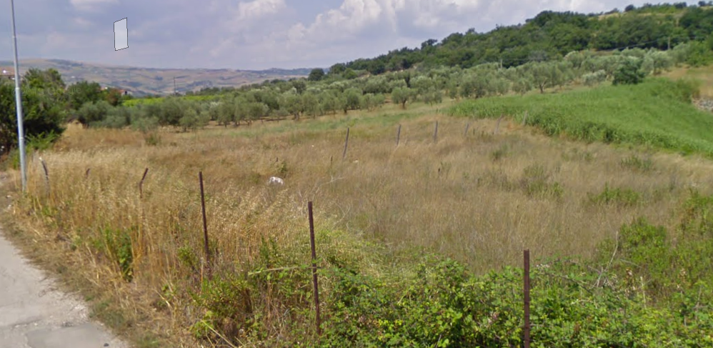 60enne ritrovato senza vita in un fondo agricolo, si indaga sulla morte