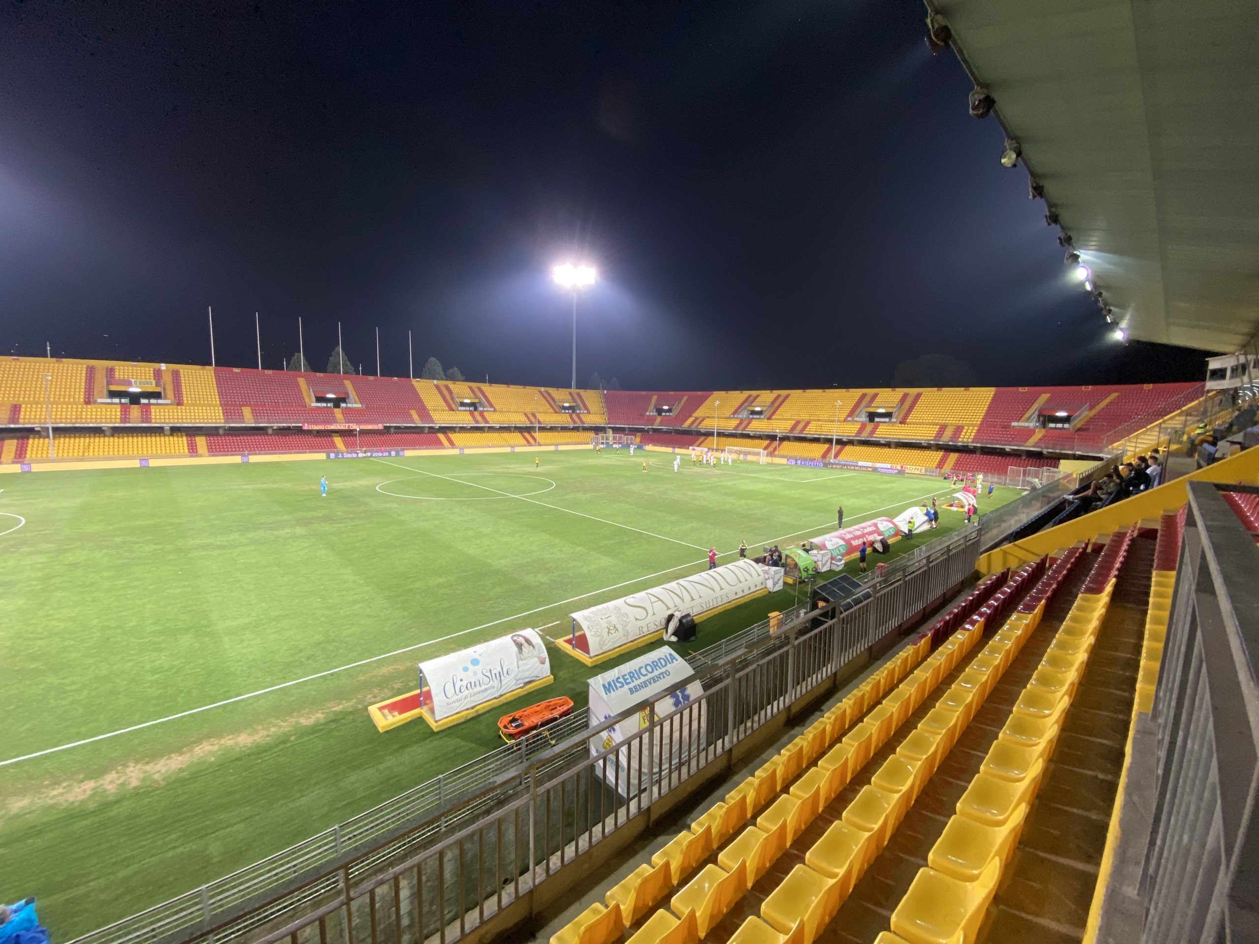 Covid 19, chiuso un locale in città. Scattano i controlli anche in casa Benevento Calcio