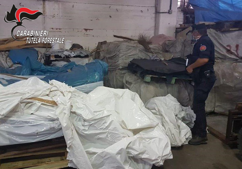 Inquinamento del torrente Solofrana, sequestrata una conceria: scattano 6 denunce