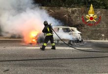 Monteforte Irpino| Auto avvolta delle fiamme lungo l’autostrada, spavento per le due persone a bordo
