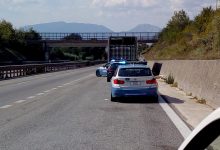 Tir con clandestini fermato lungo il raccordo A16-Benevento/FOTO