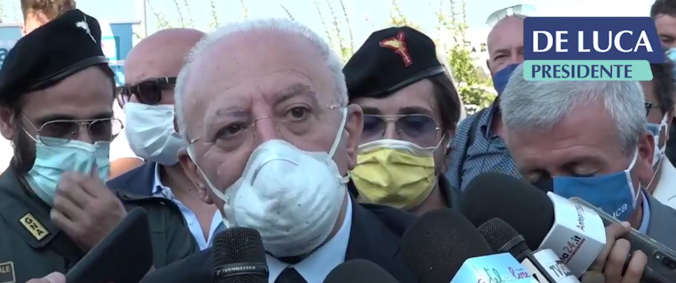 De Luca: ‘le scuole riapriranno il 24’. Intanto la Provincia annuncia: in arrivo fondi per 140 mila euro