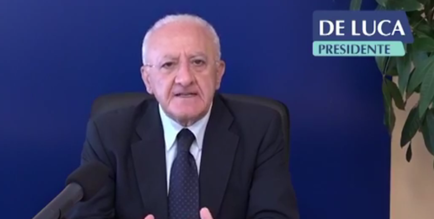 Scuole, De Luca rassicura: “Il 24 si riparte”