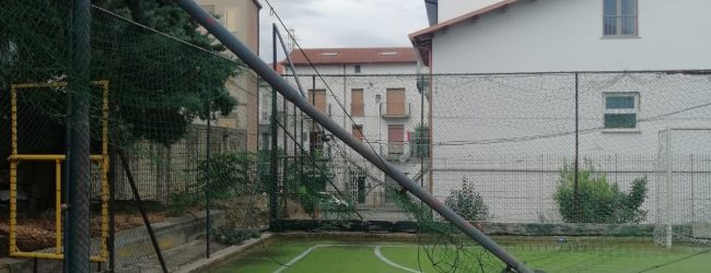 Benevento| Forte vento, cede palo nel Centro sportivo ‘Liberta’/FOTO
