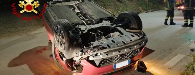 Bonito| Incidente sulla strada provinciale 106, auto si ribalta: intervento dei vigili del fuoco