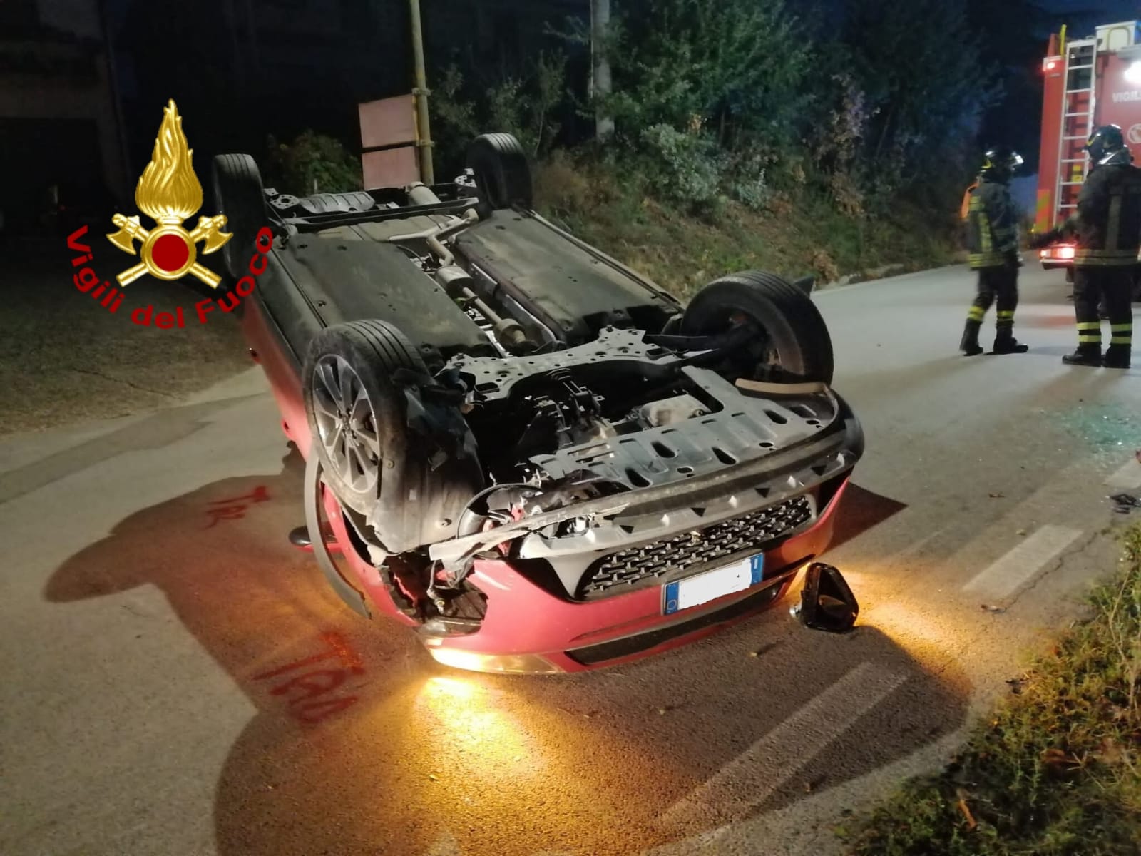 Bonito| Incidente sulla strada provinciale 106, auto si ribalta: intervento dei vigili del fuoco
