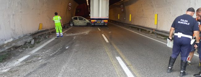 Benevento| Grave incidente alla Galleria Avellola. Un ferito