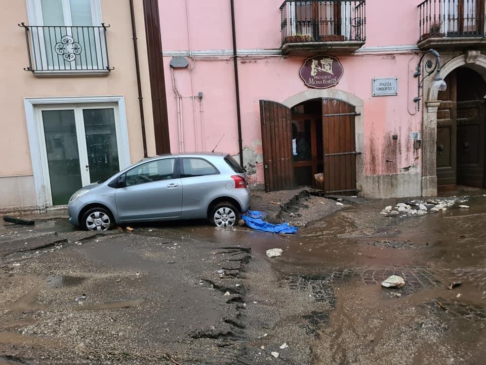Monteforte come Sarno, per le famiglie evacuate brandine e centri di accoglienza di fortuna. Domani scuole chiuse