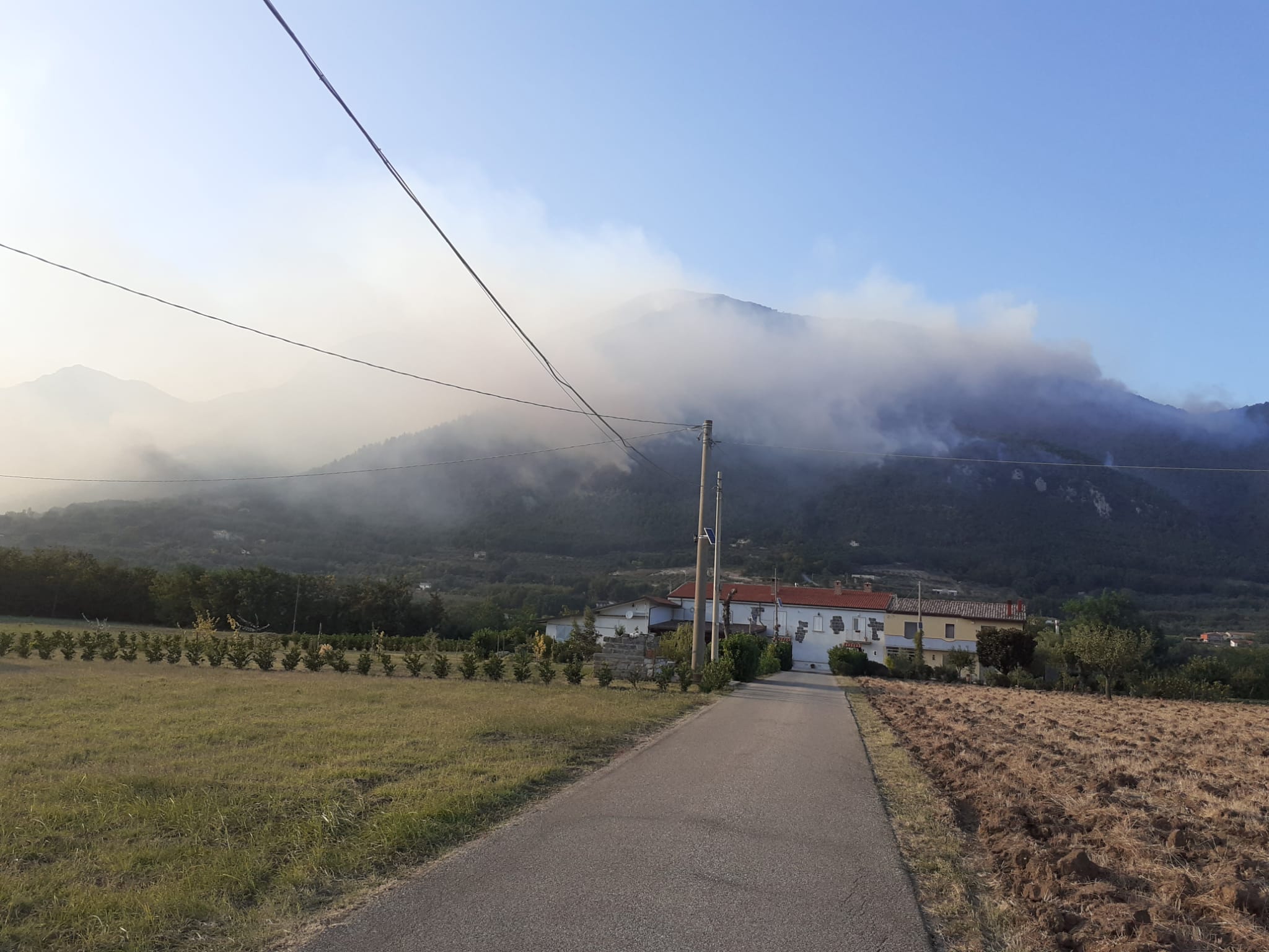 Incendio San Lorenzello, Gino Abbate: “ora la Regione dichiari stato d’emergenza”