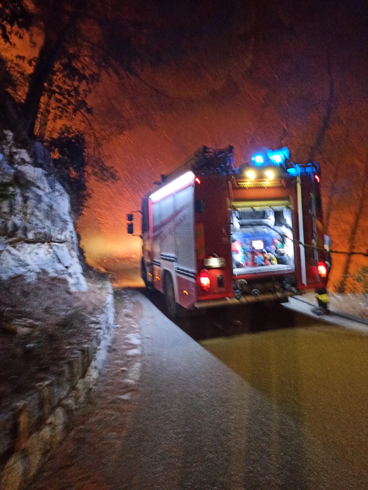 Incendio a San Lorenzello, ettari di vegetazione andati in fumo