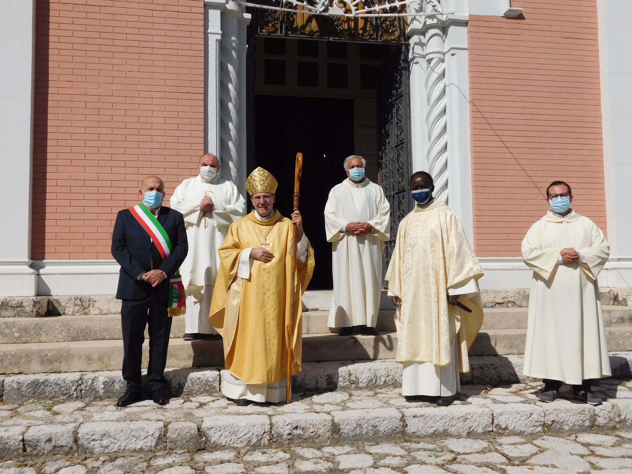 Arpaise| A Terranova alla presenza dell’Arcivescovo di Benevento Mons. Felice Accrocca conclusasi la festa religiosa in onore dei Santi Medici Cosma e Damiano
