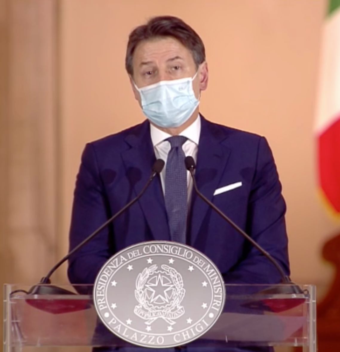 Nuovo DPCM, i sindaci potranno chiudere alle 21 vie e piazze dove si creano assembramenti