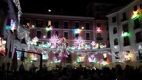Il Covid blocca le ‘Luci d’Artista’ a Salerno