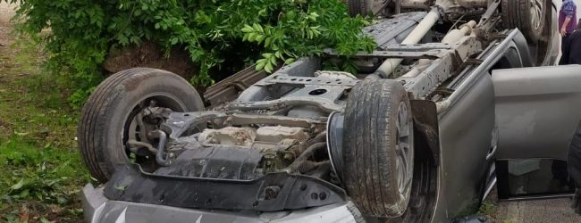 Incidente lungo la strada provinciale 87 Sannitica, auto con tre persone a bordo si ribalta
