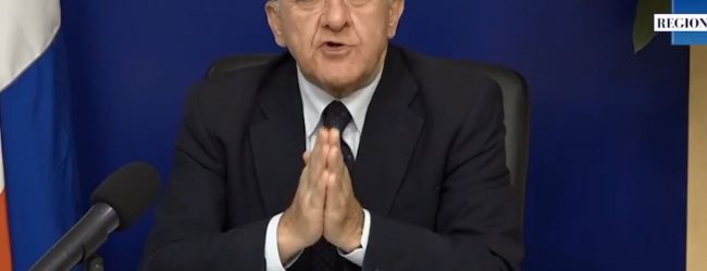 Covid-19, De Luca: “Anziani ai cenoni? Li condanniamo alle terapie intensive”