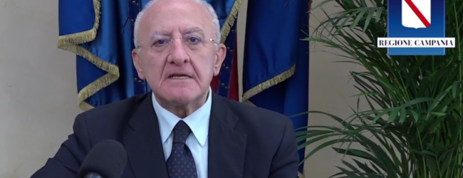 Scuole, De Luca firma l’ordinanza: confermato il rientro graduale.