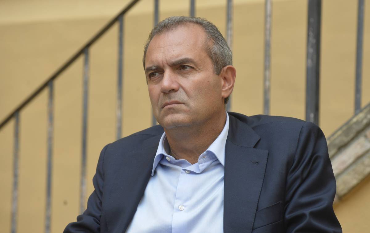 Covid-19, De Magistris: “Dalla Regione errori gravi, finiremo in lockdown”