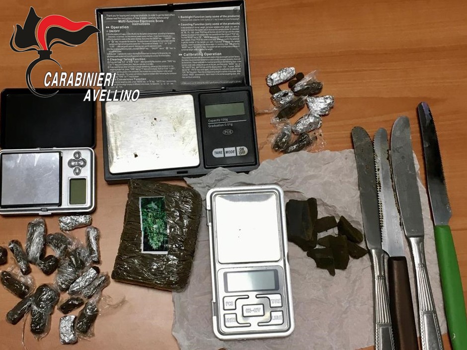 Solofra| Nascondeva 160 grammi di hashish in casa, arrestato 19enne