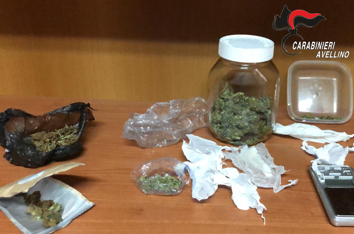 Droga sull’asse Serino-Avellino, ai domiciliari 19enne di Solofra sorpreso con hashish e marijuana