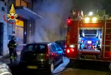 Avellino| In fiamme i cassoni della differenziata di un condominio, intervento dei vigili del fuoco