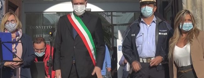 Scuole, si parte. Mastella: “Uniti per superare le difficoltà”