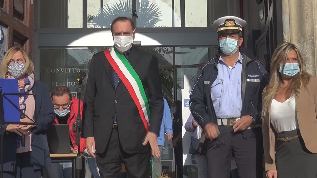 Scuole, si parte. Mastella: “Uniti per superare le difficoltà”