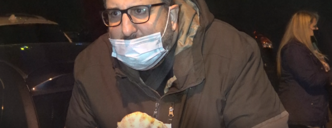 Benevento| ‘Tu ci chiudi e tu ci paghi’: commercianti sfilano per la citta’..con un panino ‘made in Sannio’