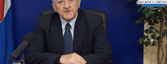 Covid-19, De Luca: “Non è una zona rossa, ma rosé”. E sulle scuole: “Non riapriamo se non ci sono le condizioni”