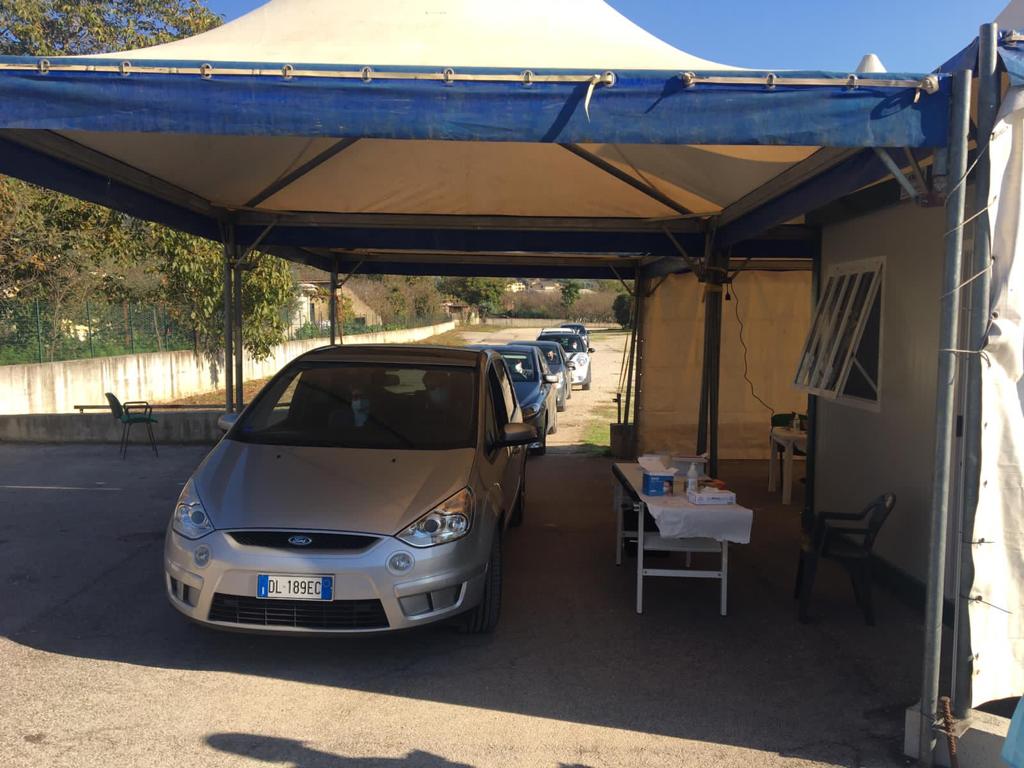 Tamponi nei drive-in sanitari Irpini allestiti dall’Asl: oggi ne sono stati effettuati 424