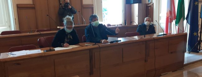 Benevento| Commissioni acefale, bagarre in aula