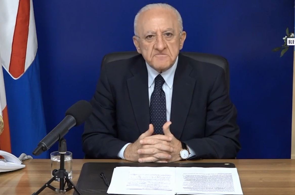 De Luca a Draghi: “Con che coscienza si tolgono 210mila vaccini alla Campania ?”