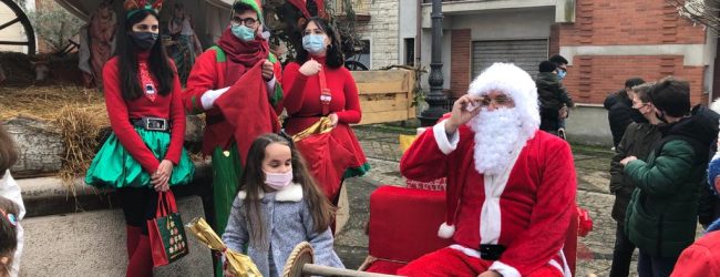 Reino| Gioia per i bambini con la slitta di Babbo Natale