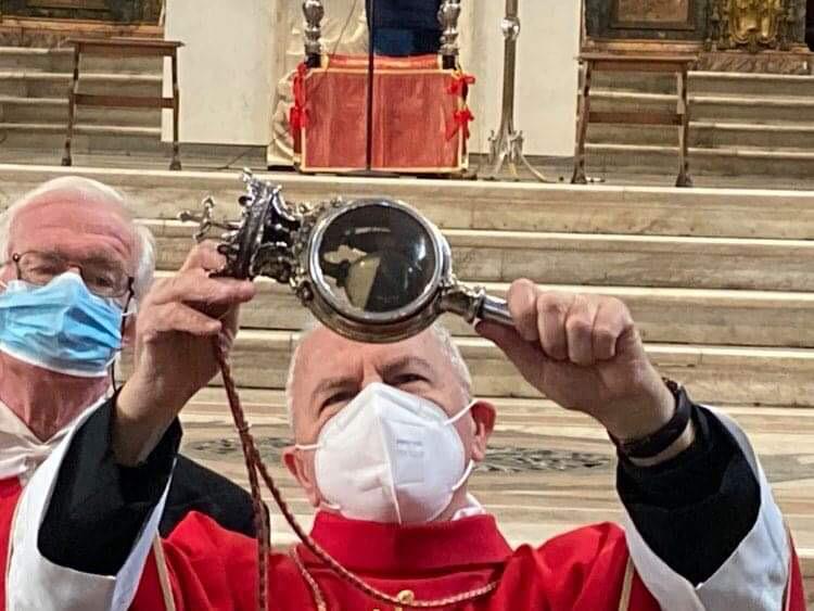 Niente ‘miracolo di San Gennaro’, ma il Cardinale Sepe rassicura i fedeli