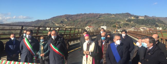 Riapertura tra le polemiche per il ponte sul fiume Ufita
