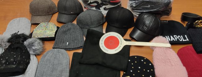 Benevento| Cappelli, cinture e scarpe vendute  senza autorizzazione, sequestri in via Cocchia