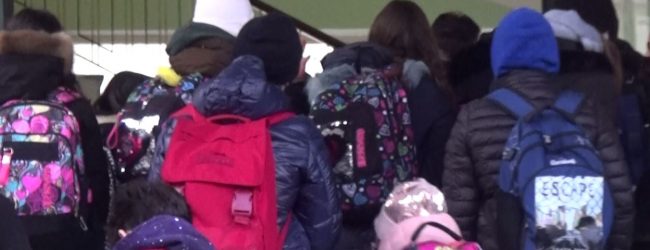 Scuole, la Regione chiede controlli all’ingresso e all’uscita contro gli assembramenti