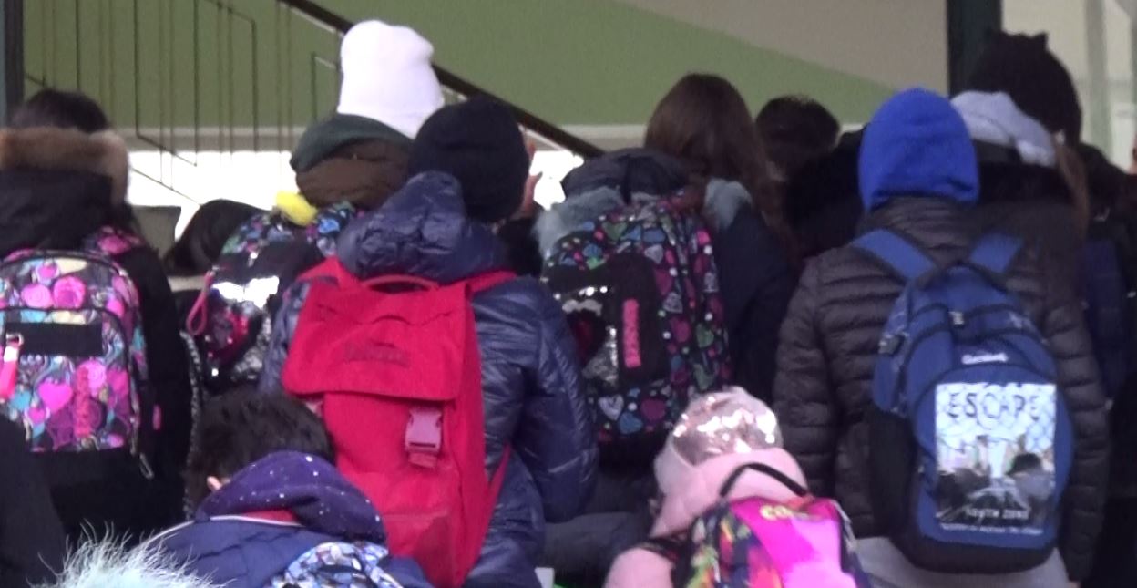 Scuole, la Regione chiede controlli all’ingresso e all’uscita contro gli assembramenti