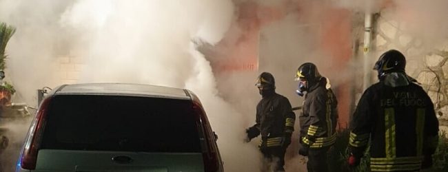 Aiello del Sabato| Ford C-Max in fiamme nella notte, intervento dei vigili del fuoco. Indagini dei carabinieri
