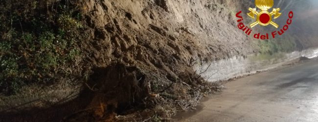 Mirabella Eclano| Frana sulla strada provinciale 57 chiusa al traffico in entrambi i sensi di marcia