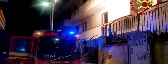 Sperone| Incendio in un’abitazione in via Dell’Unità, famiglia evacuata
