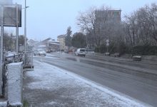 Neve sull’Irpinia, a Monteforte disagi alla viabilità e auto fuori strada. Intervento dei mezzi di soccorso