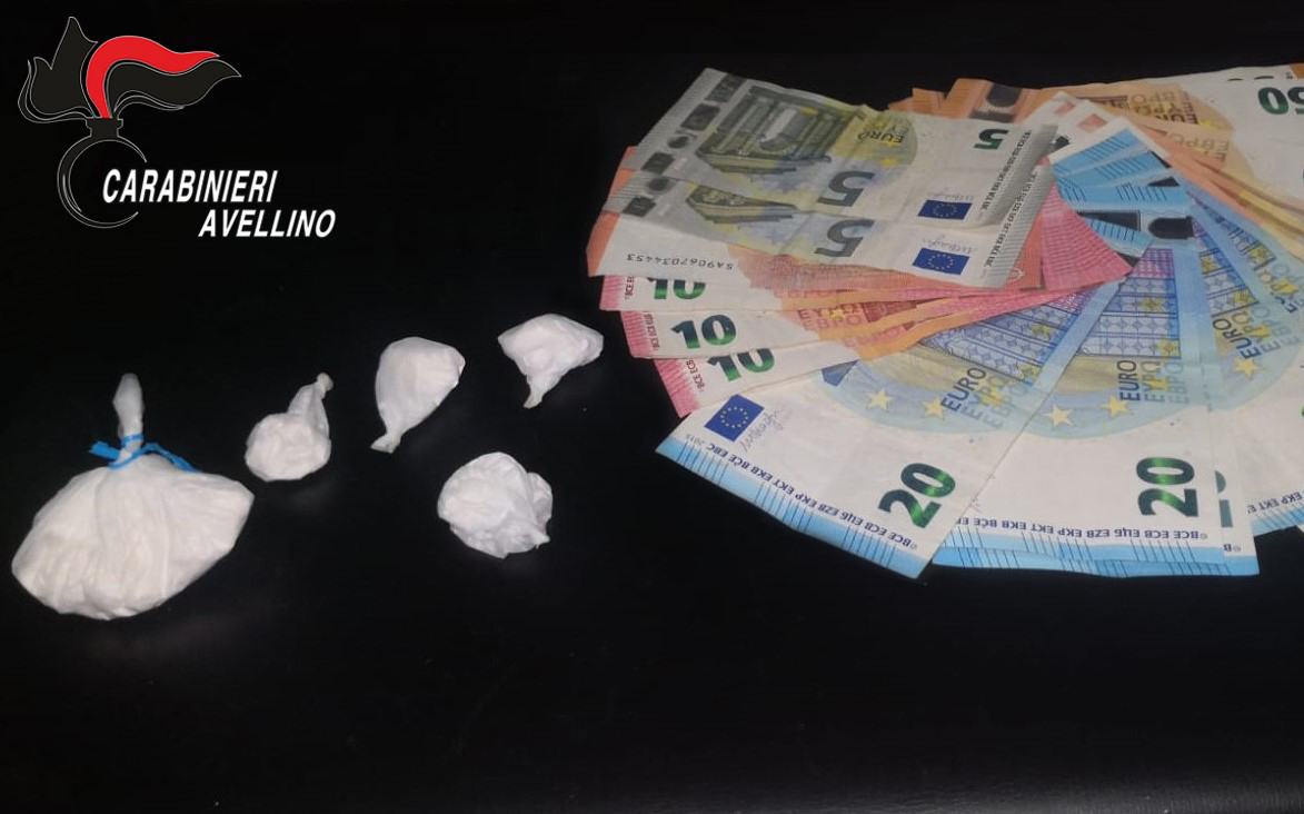 Avellino| Aveva nascosto 13 grammi di cocaina nel mobile bar, arrestato 48enne