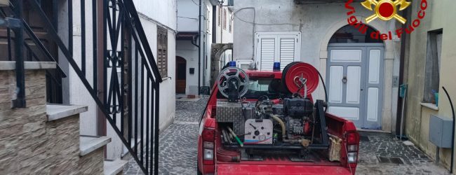 Incendio in abitazione e fuga di gas, super lavoro per i vigili del fuoco tra Volturara e Summonte